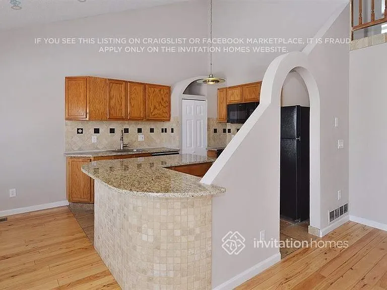 2851 S Genoa St — Photo 7