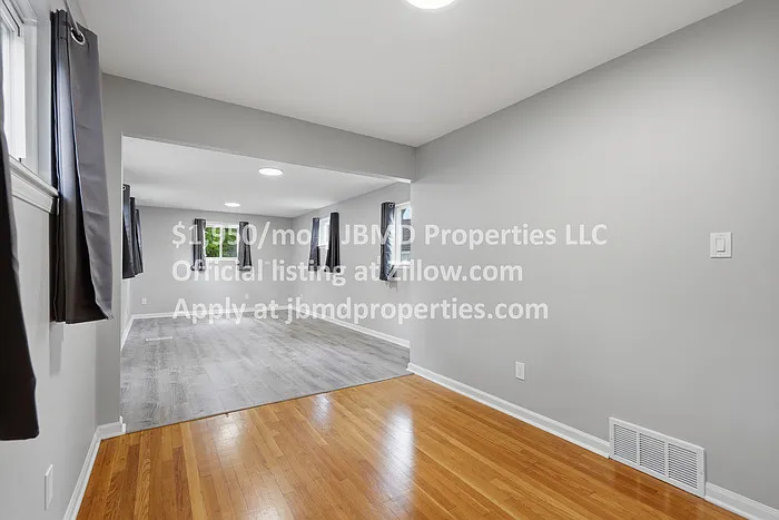 8621 Oak Park Blvd — Photo 18