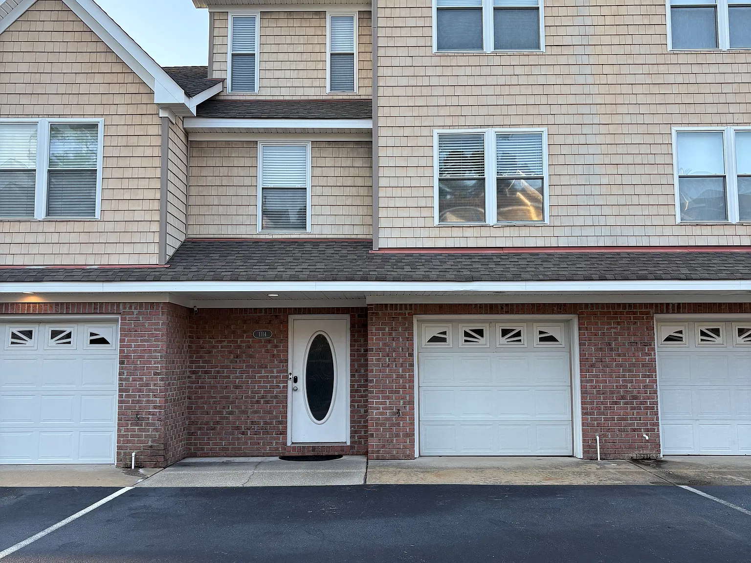 1114 Arlynn Ln — Photo 1