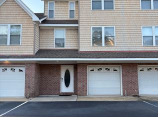 1114 Arlynn Ln, Virginia Beach, VA 23451