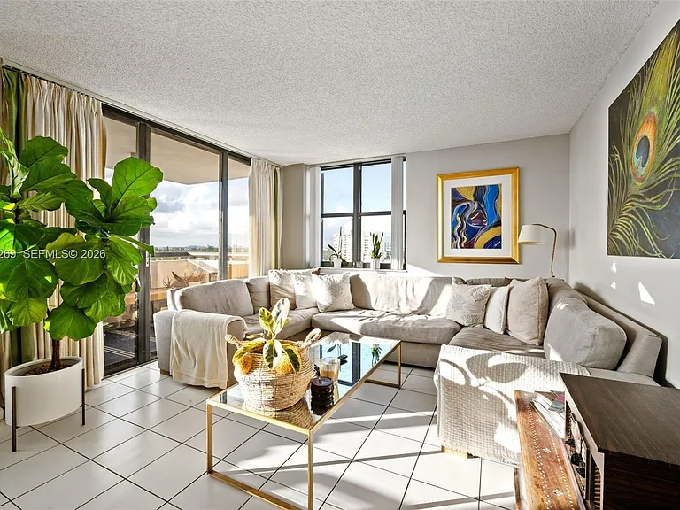 2555 Collins Ave #1002 — Photo 6