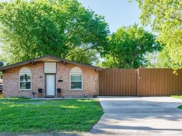 202 E Hammond St, Lancaster, TX 75146