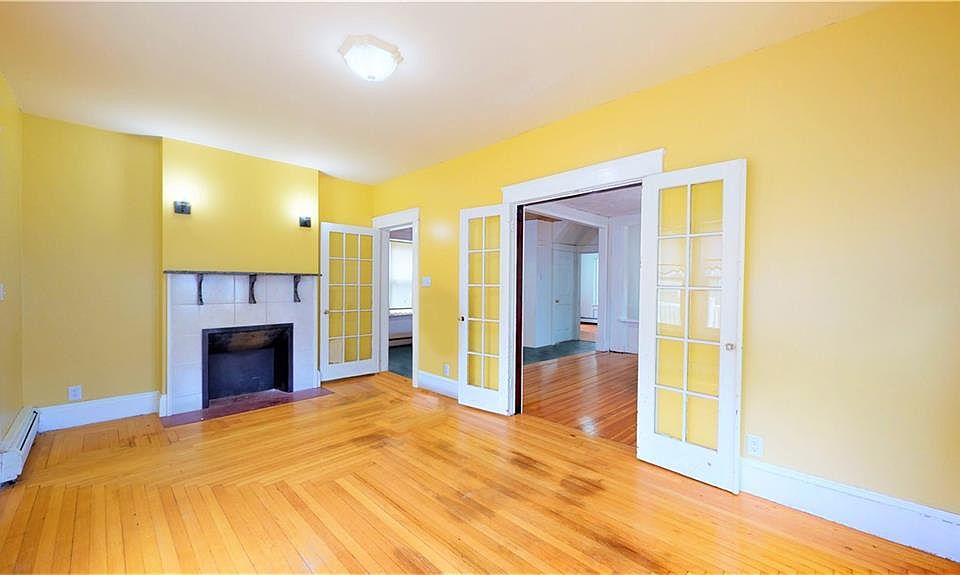 356 Winter St, Woonsocket, RI 02895 Zillow
