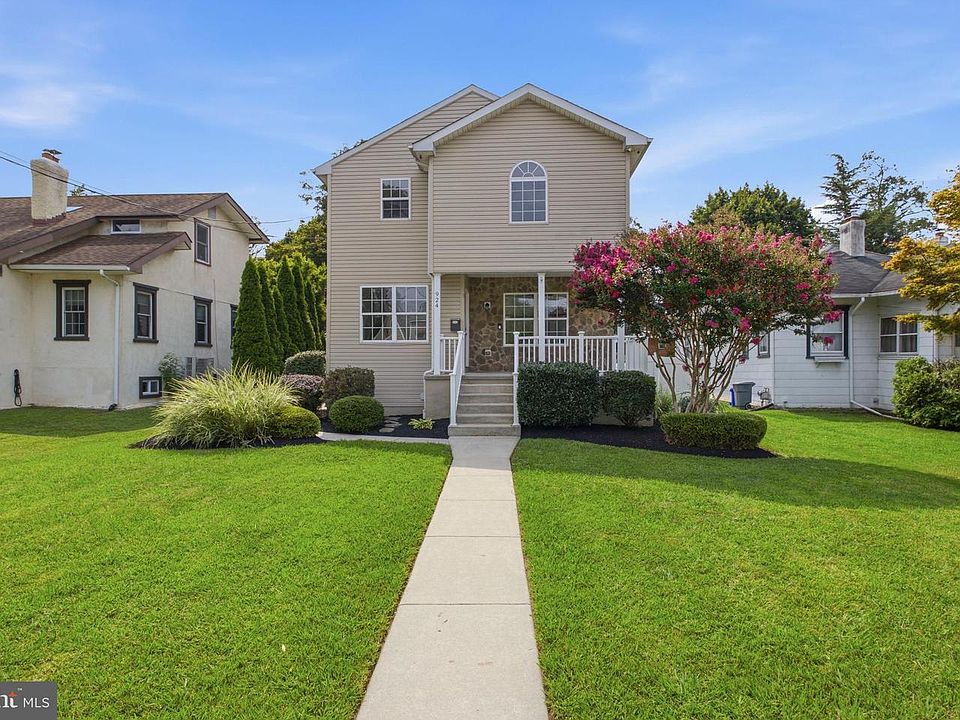 1st image of 924 7th Ave