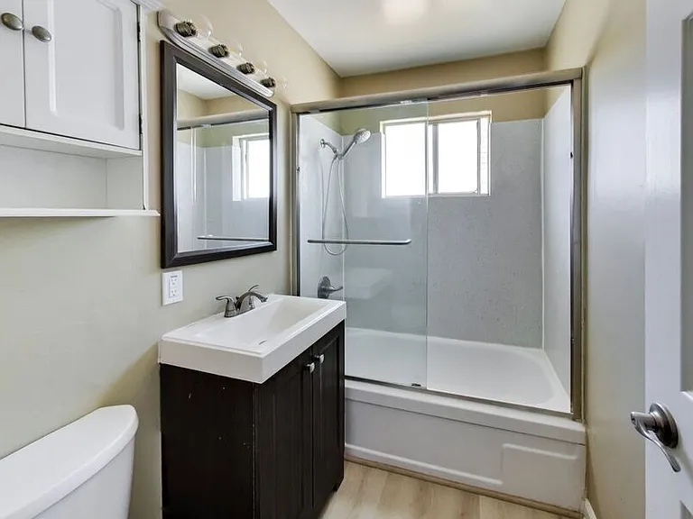 561 S 7th St #5 — Photo 3