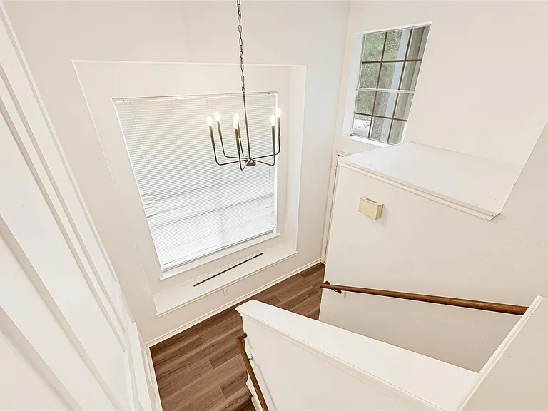 146 S Walden Elms Cir — Photo 19