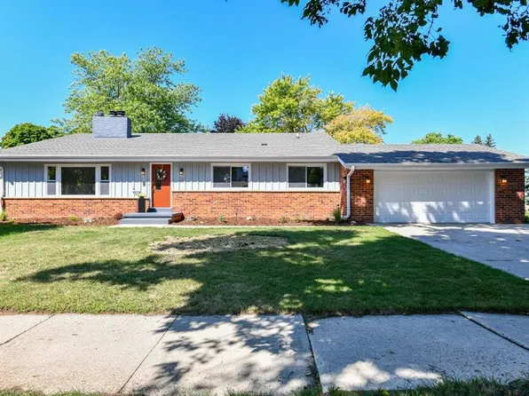 2107 Dr William Finlayson STREET, Milwaukee, WI 53212