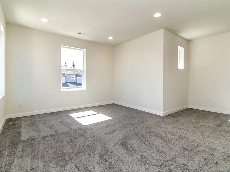 5632 S 302nd St — Photo 21
