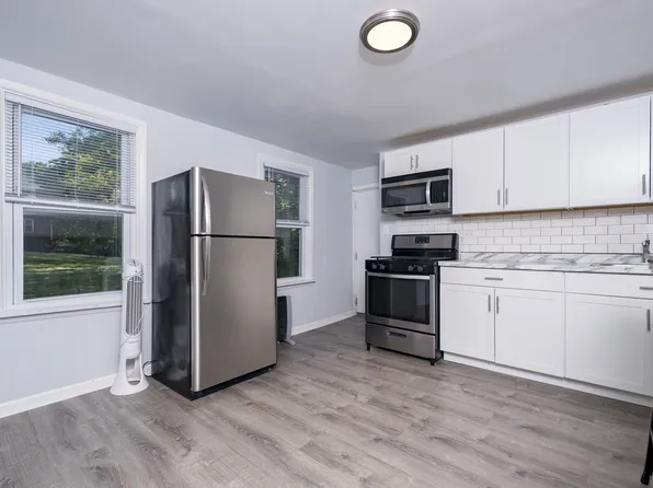 195 9th St, Troy, NY 12180