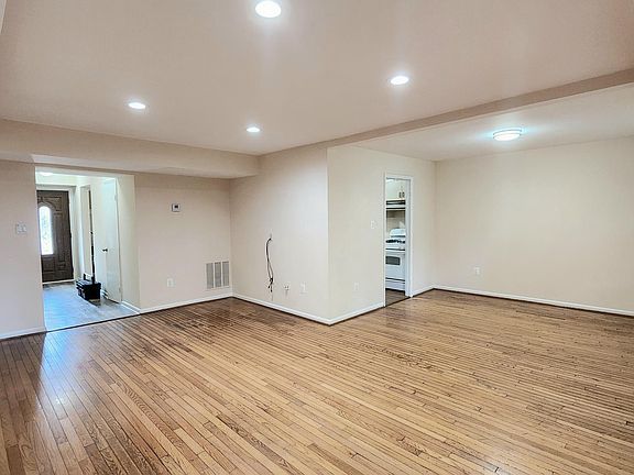 4th image of 10823 Bucknell Dr #30