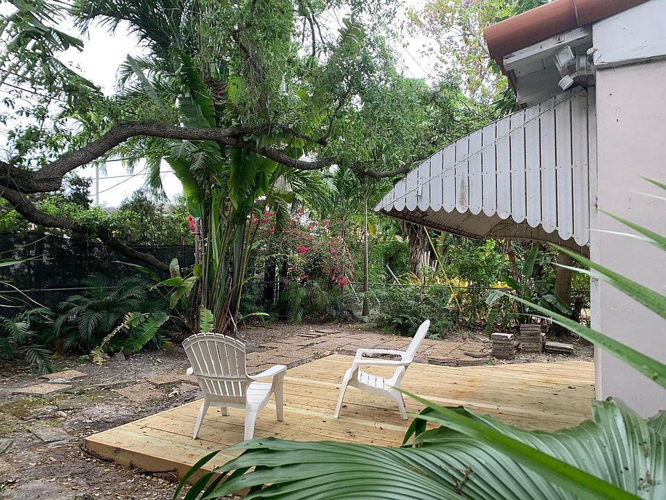 2nd image of 533 Loretto Ave