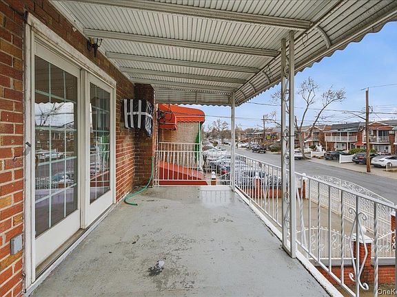 2nd image of 707 Hollywood Avenue