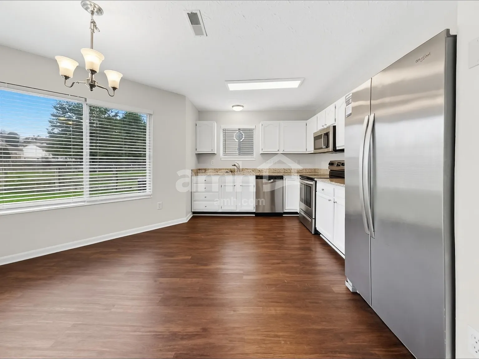 4 bed, 2.5 bath, 1822 sqft, $2,425 — Photo 3