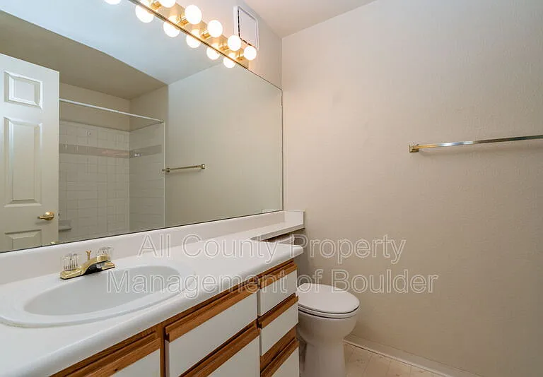 33 S Boulder Cir #209 — Photo 15