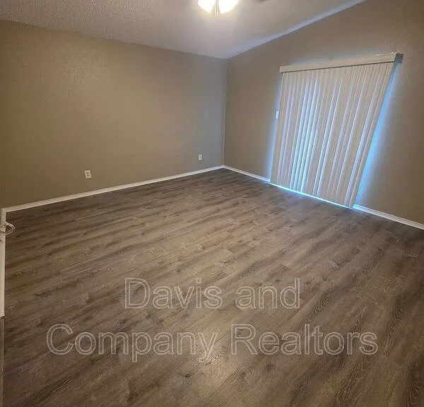 4422 Fairgate Dr — Photo 25