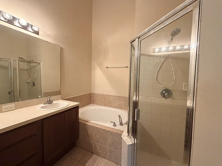 10325 Regent Square Dr #605 — Photo 13