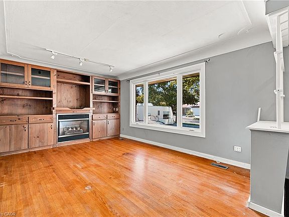 5th image of 30 Gerard Ave
