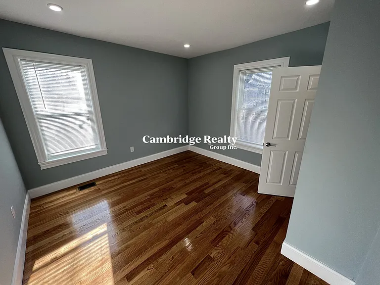 372 Oxford St #2T — Photo 13