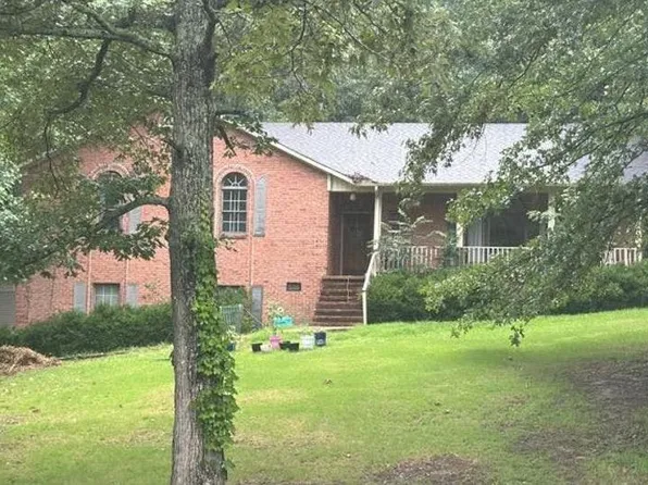 675 Jenny St, Selmer, TN 38375