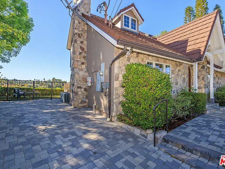 17108 Oak View Dr — Photo 53