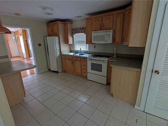 4th image of 1326 26th St