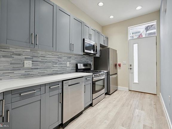 5th image of 2024-26 E Fletcher St #1F