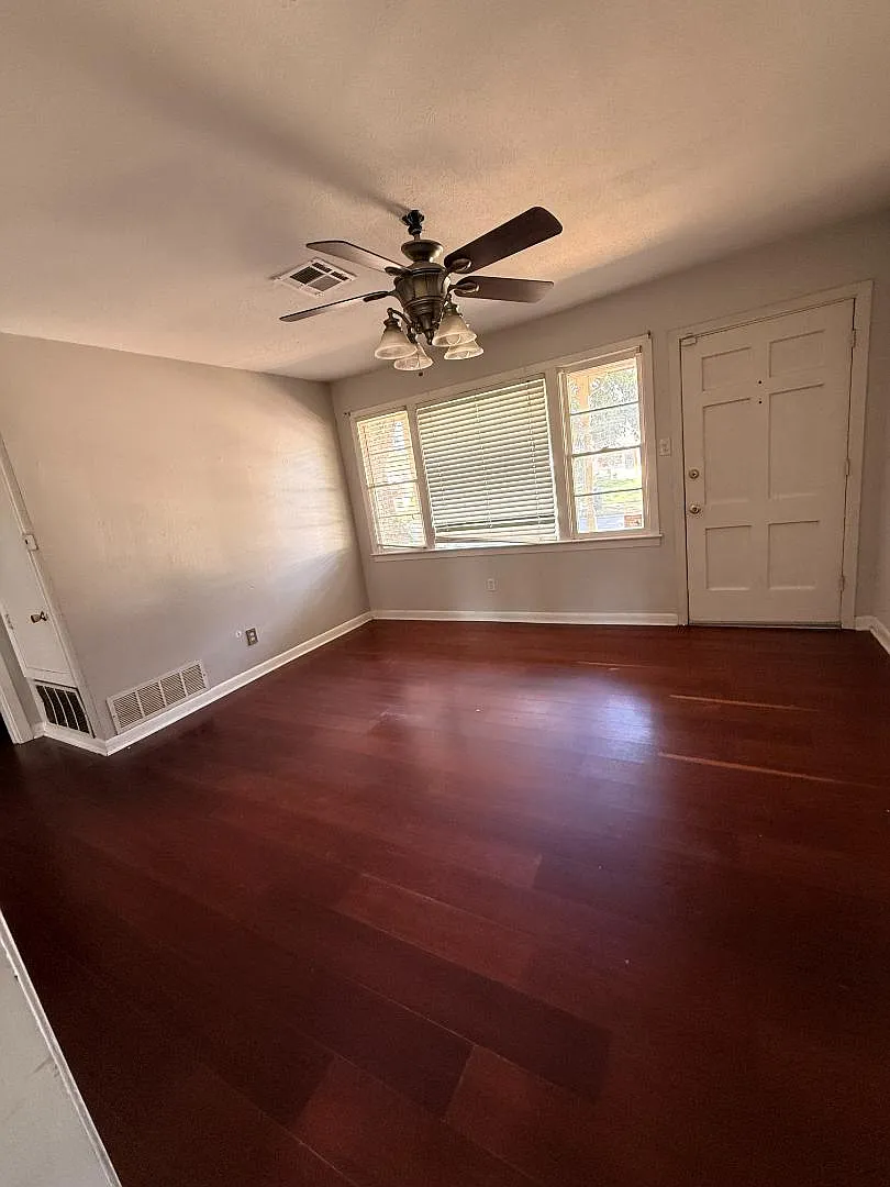 4208 Parkway Drive — Photo 4