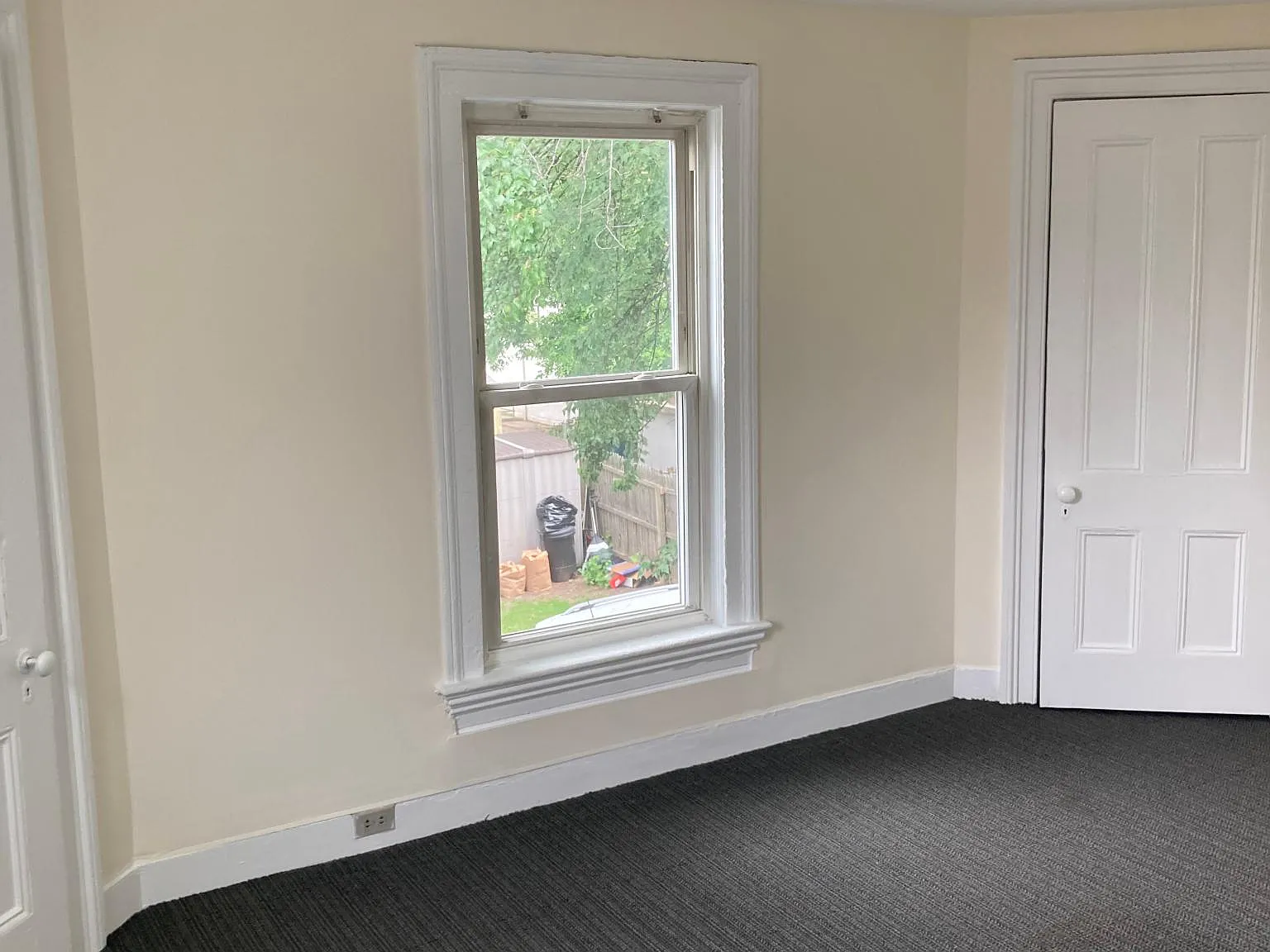 1 bed, 950 sqft, $1,700 — Photo 2