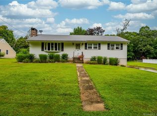 118 Derry Hill Rd, Uncasville, CT 06382