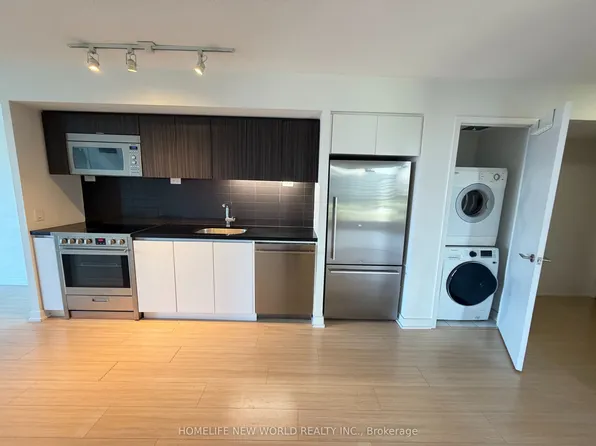 85 Queens Wharf Rd, Toronto, ON