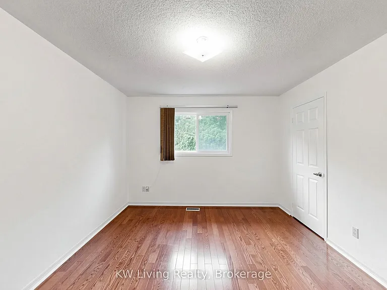 33 Southgate Cres — Photo 33