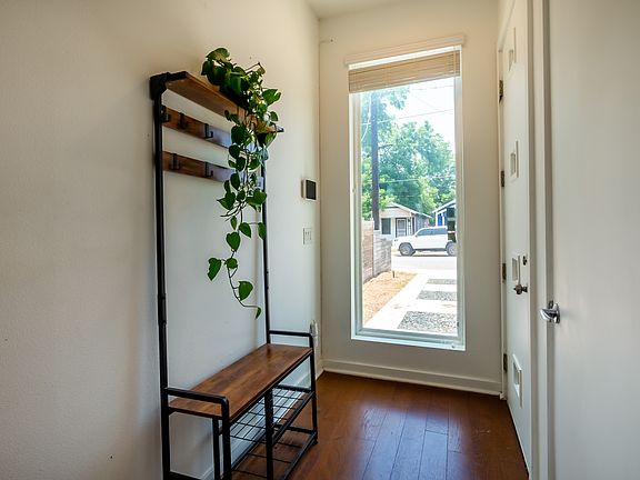 5th image of 607 POTOMAC