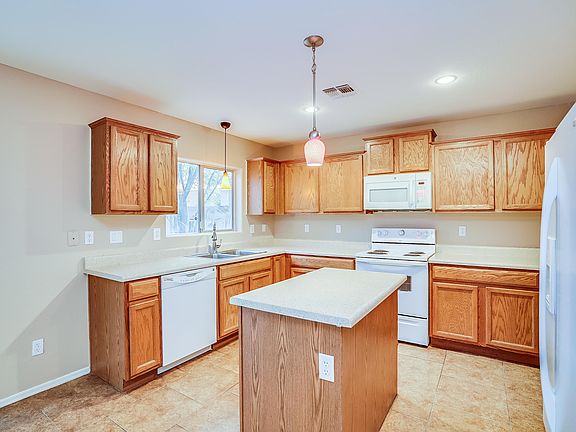 4th image of 1215 W Wilson Ave