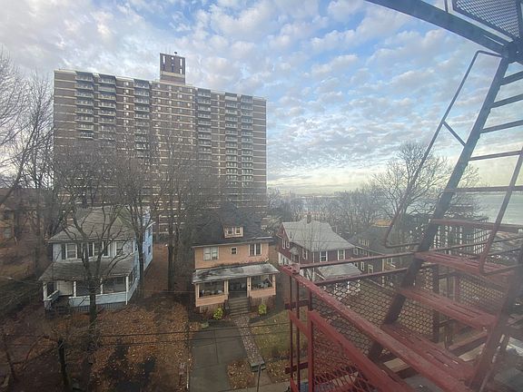 3rd image of 79-37 Stuyvesant Pl #8H