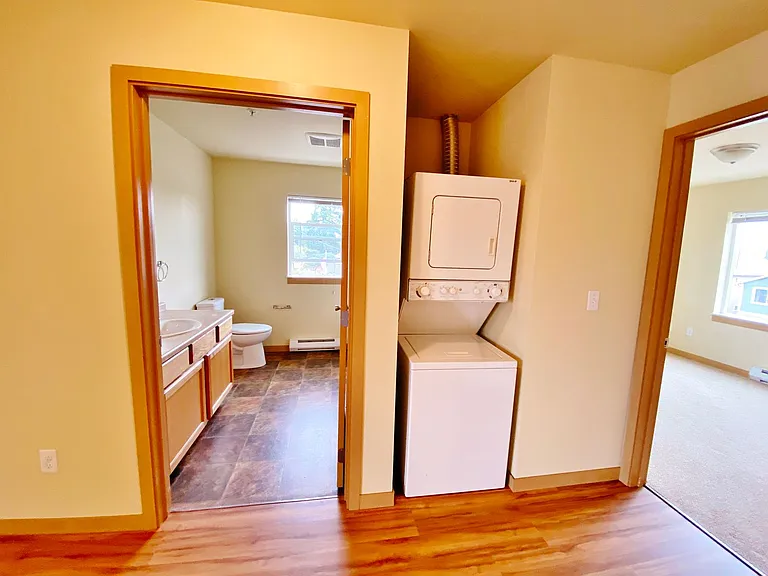 Greenwood Corner — Photo 8