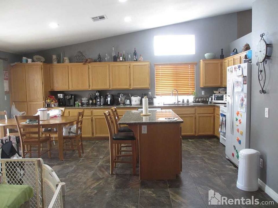2nd image of 23171 Cannery Rd