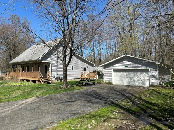 1358 Lakeview Rd, Jamestown, PA 16134