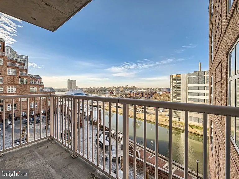 250 President St #404 — Photo 13