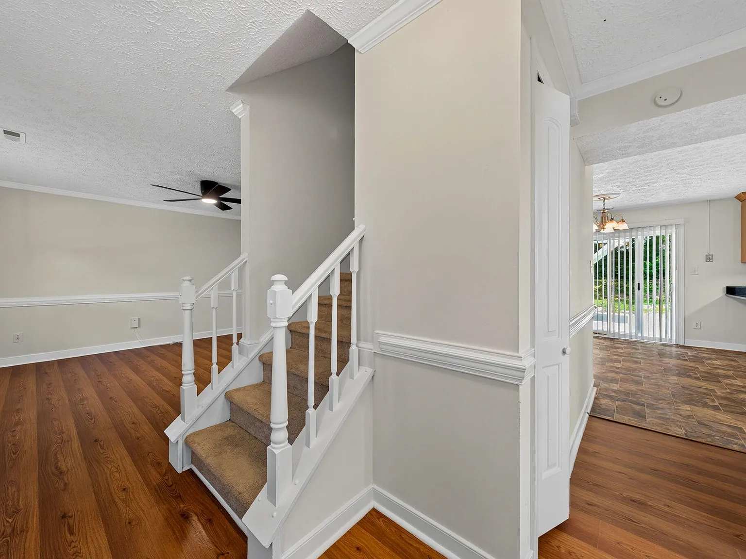4 bed, 3.5 bath, $2,500 — Photo 4