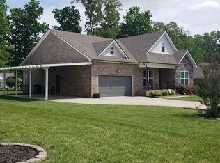 174 Oak Glen Dr, Smithville, TN 37166