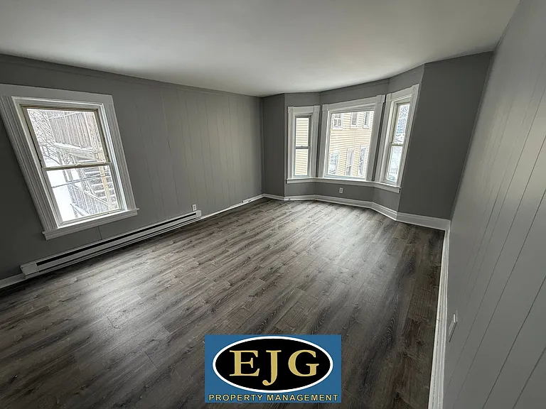 207 Pine St #2 — Photo 14