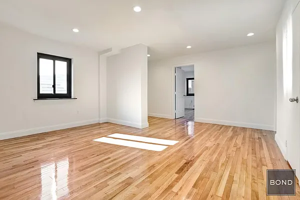 Rented by Bond New York | media 21