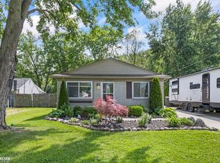 32540 Sutton Rd, Chesterfield, MI 48047