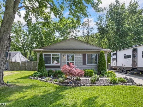 32540 Sutton Rd, Chesterfield, MI 48047