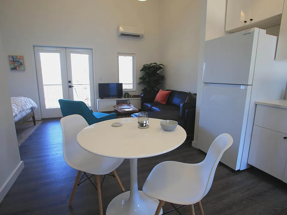 eat in kitchen with sharp cabinets and appliances