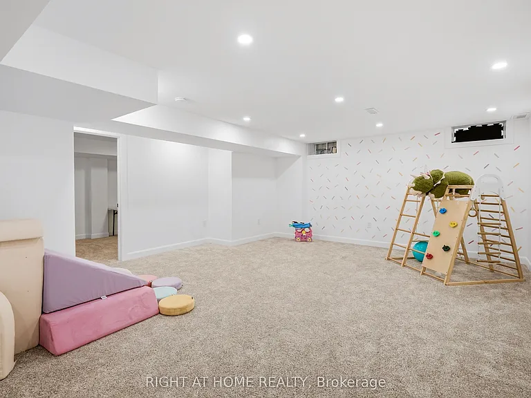 965 Line 9 Rd — Photo 32