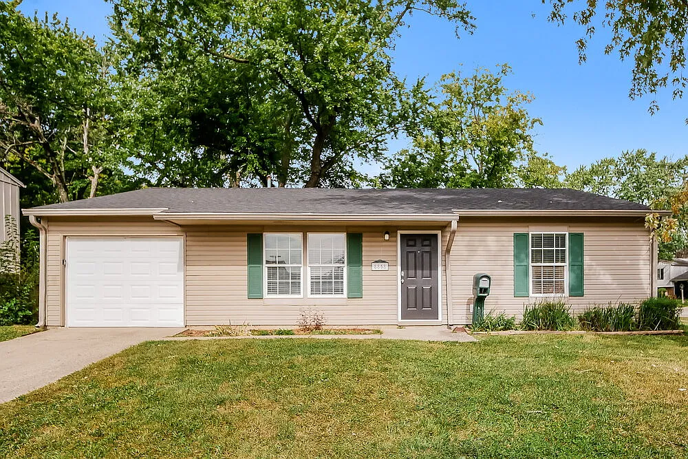 3 bed, 2.0 bath, 1168 sqft, $2,180 — Photo 1