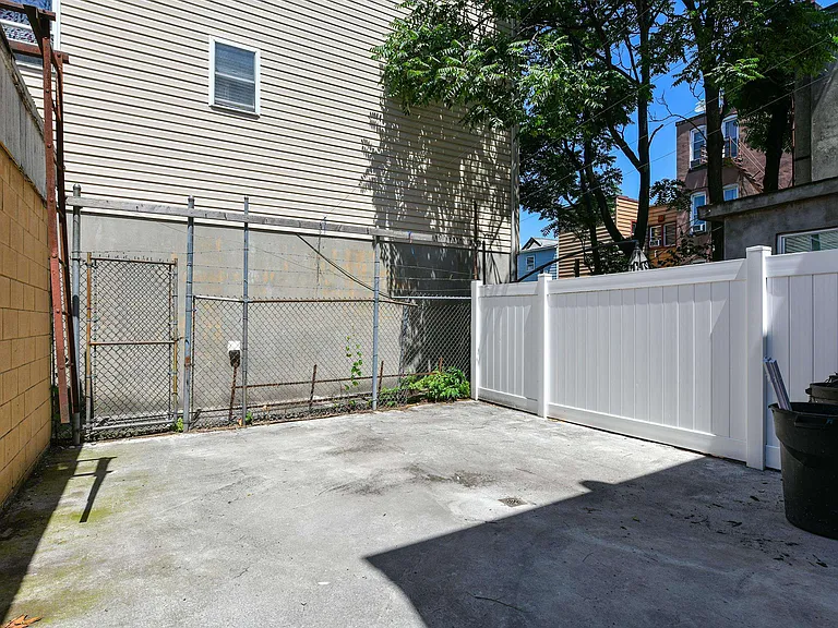 2707 Bergenline Ave — Photo 14