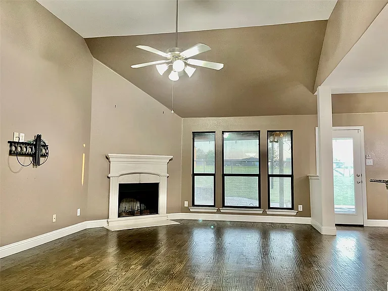 10264 Fireside Ln — Photo 12