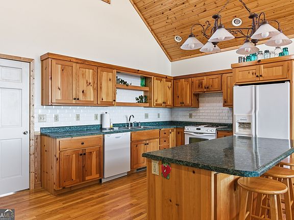 14th image of this home